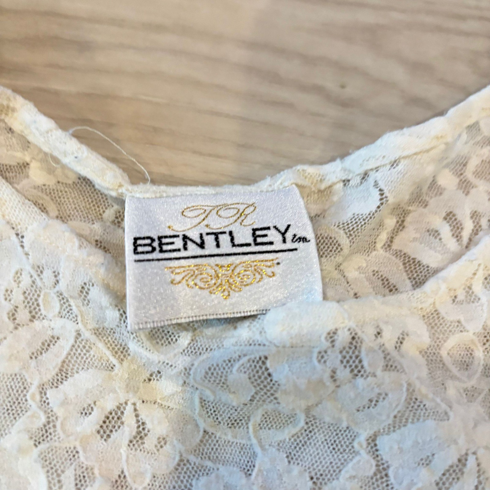 Vintage TR Bentley Lace Tunic Top Short Sleeve Cream Floral Party