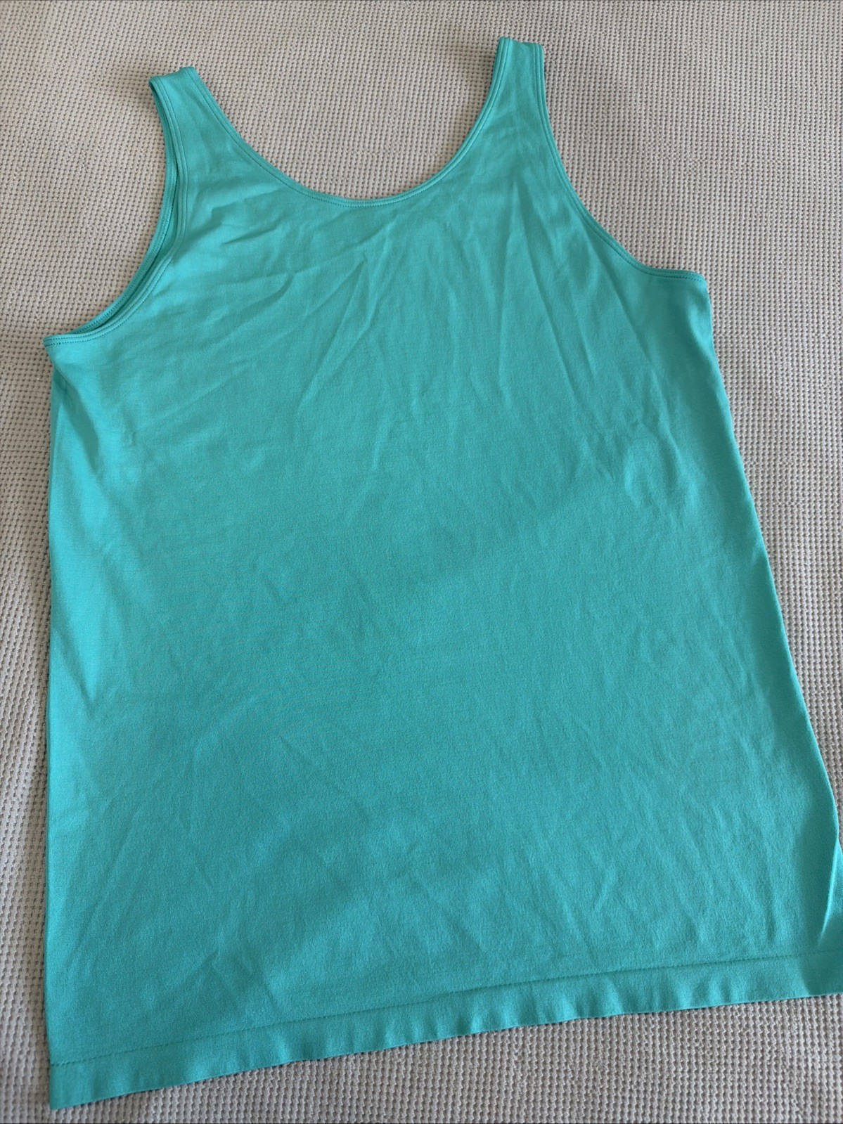 C Est 1946 Women’s Greene Undershirt No Seems Size 18/20 Wide ￼