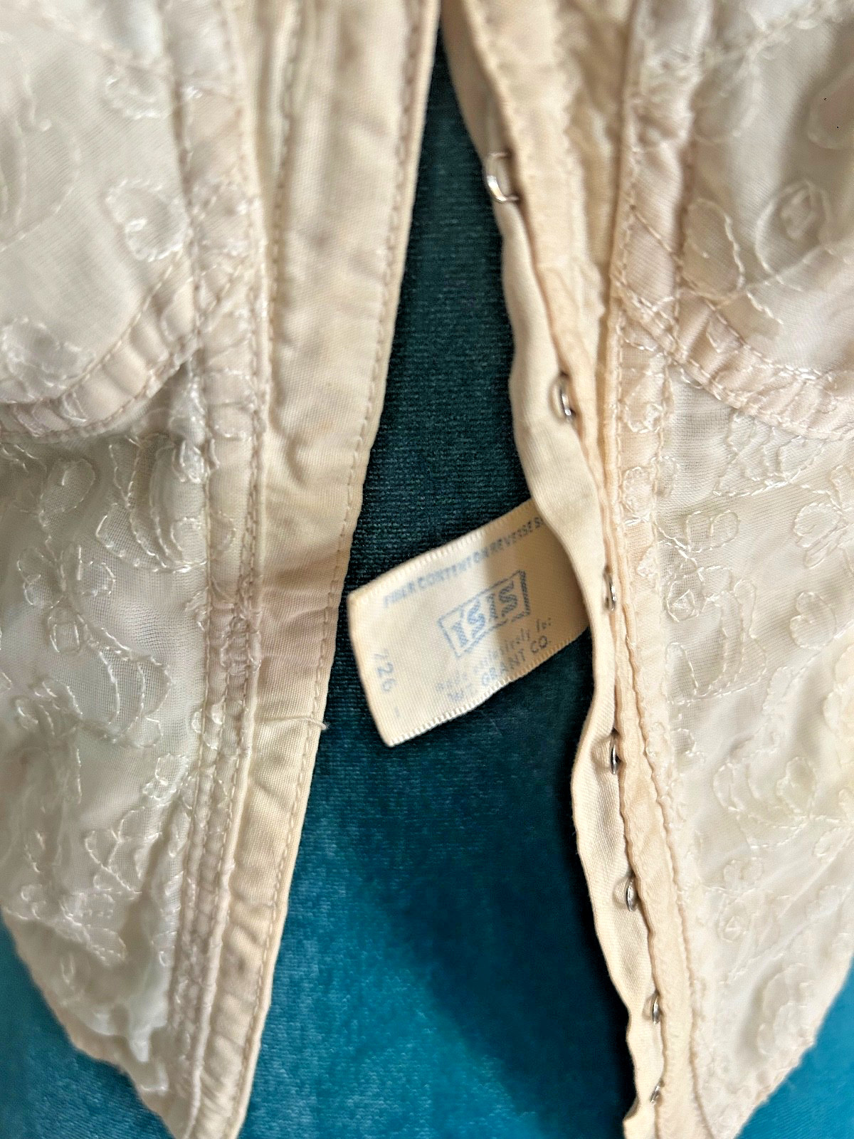 Vintage 1960’s Grant/ ISIS ivory long Bullet Bra 36B Made In USA
