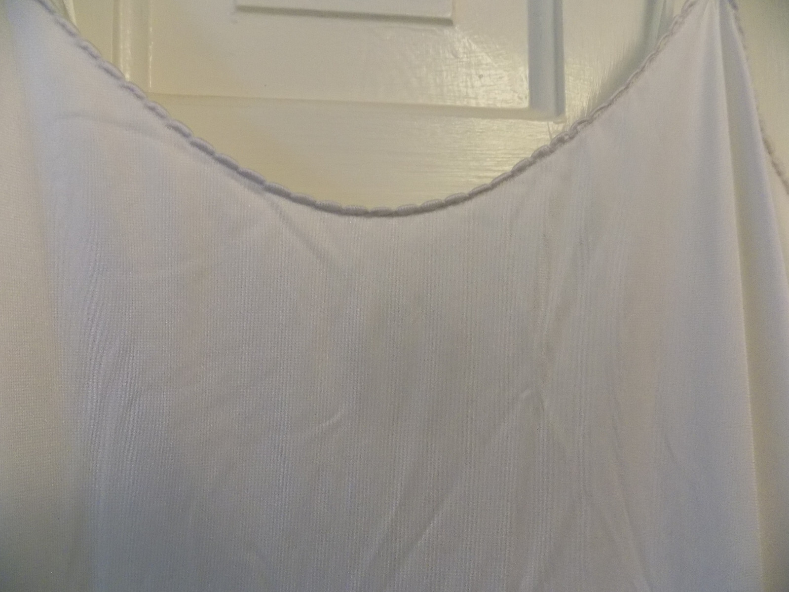 VANITY FAIR Vtg Long Ivory Slip Nightgown sz 34 32″-40″ length Scallop edge EUC