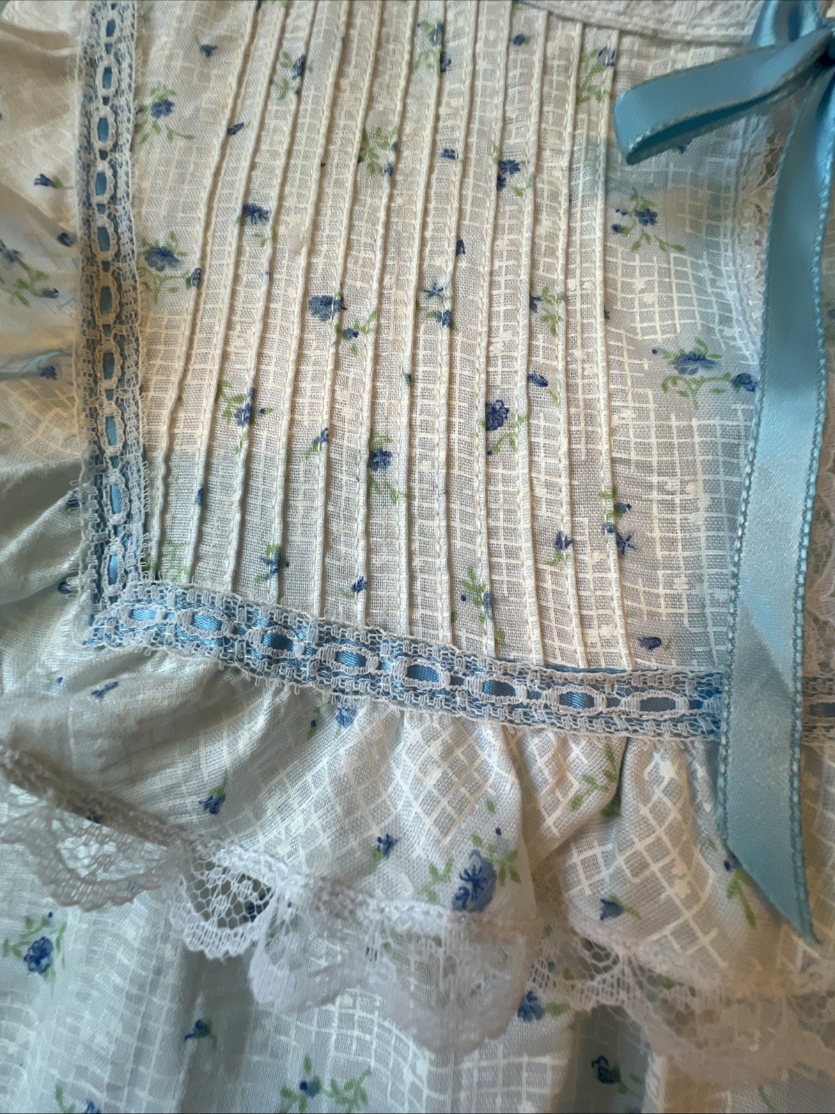 Vintage Nice n Easy Blue Floral Cottagecore Nightgown Lace Yoke Bow Womens M USA