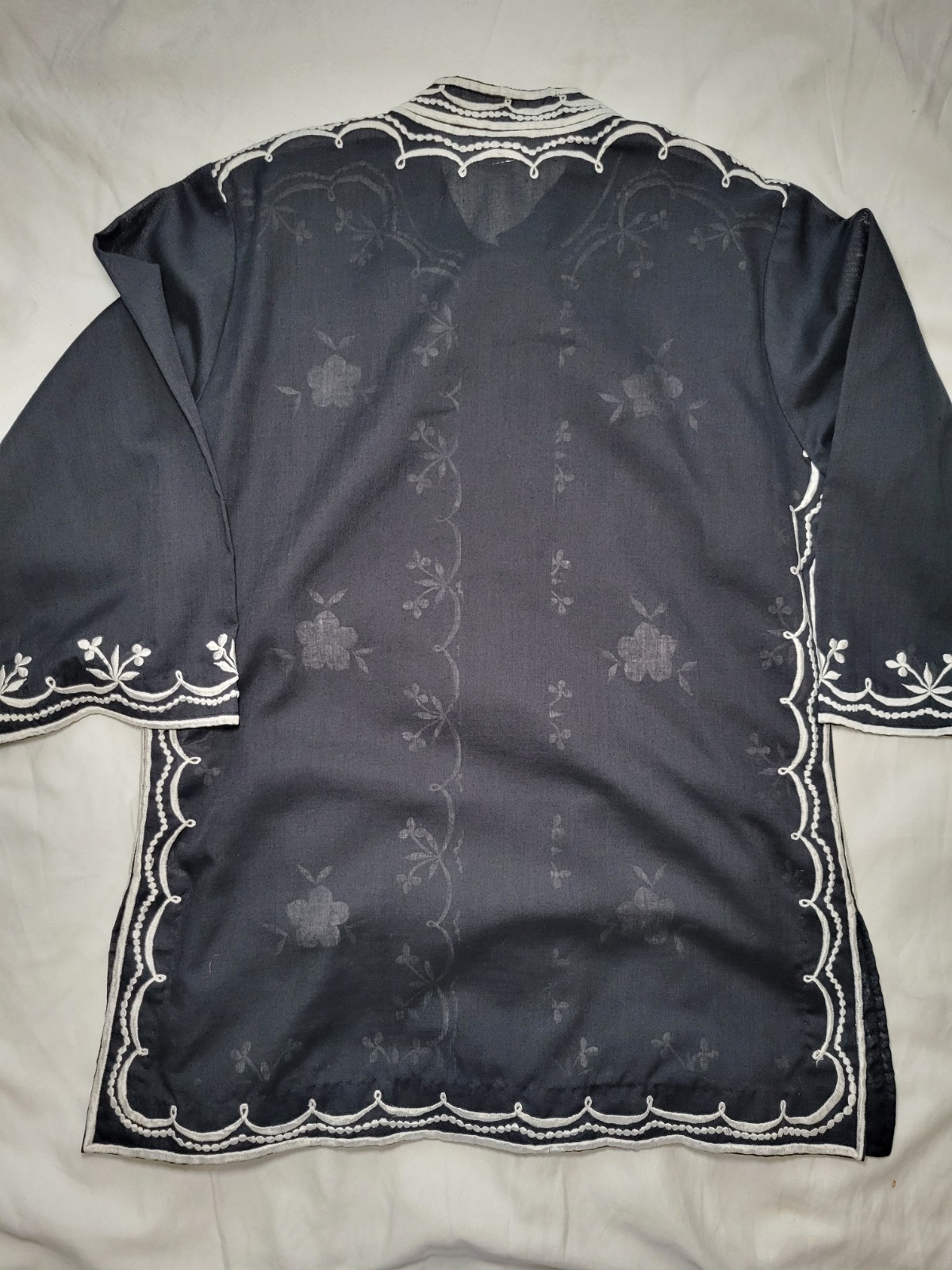 VTG Chuchi Embroidered Kaftan M Top Black Floral