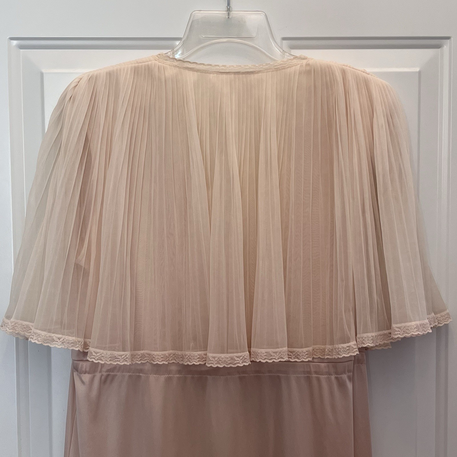 Jolie Two VTG Nylon Robe Sheer Pleated Chiffon Capelet Dressing Gown Beige Small