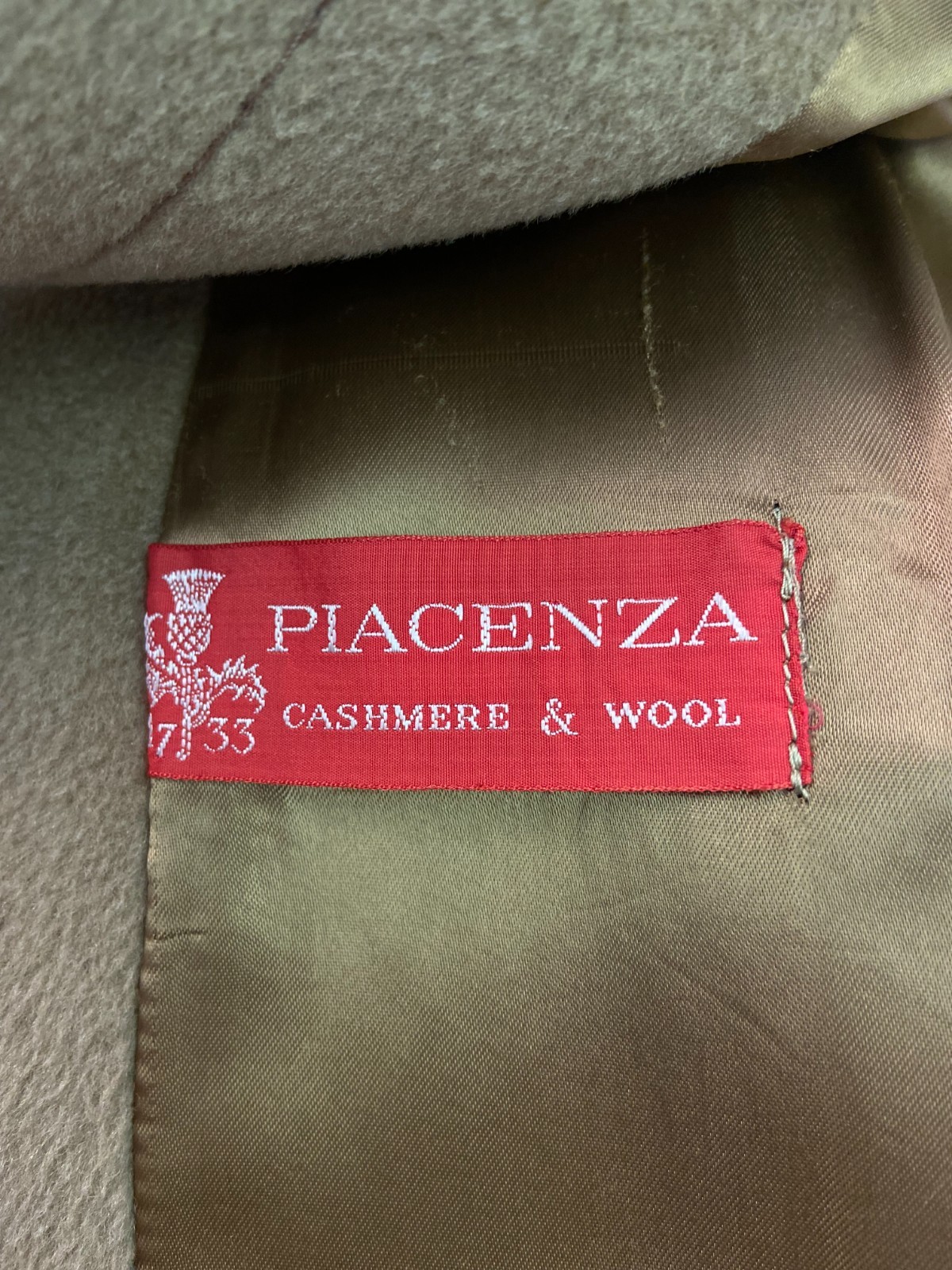 Women’s 80’s Vintage Classic Camel hued coat in wool and cashmere | Size EU 38