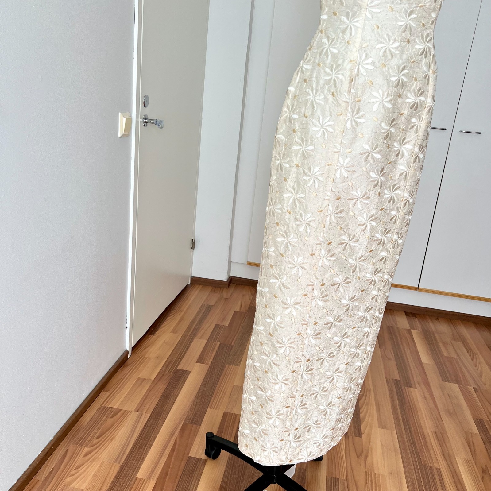 100% Silk Vintage Halter Neck Wedding Dress Minimalist Backless Bridal Gown EU38