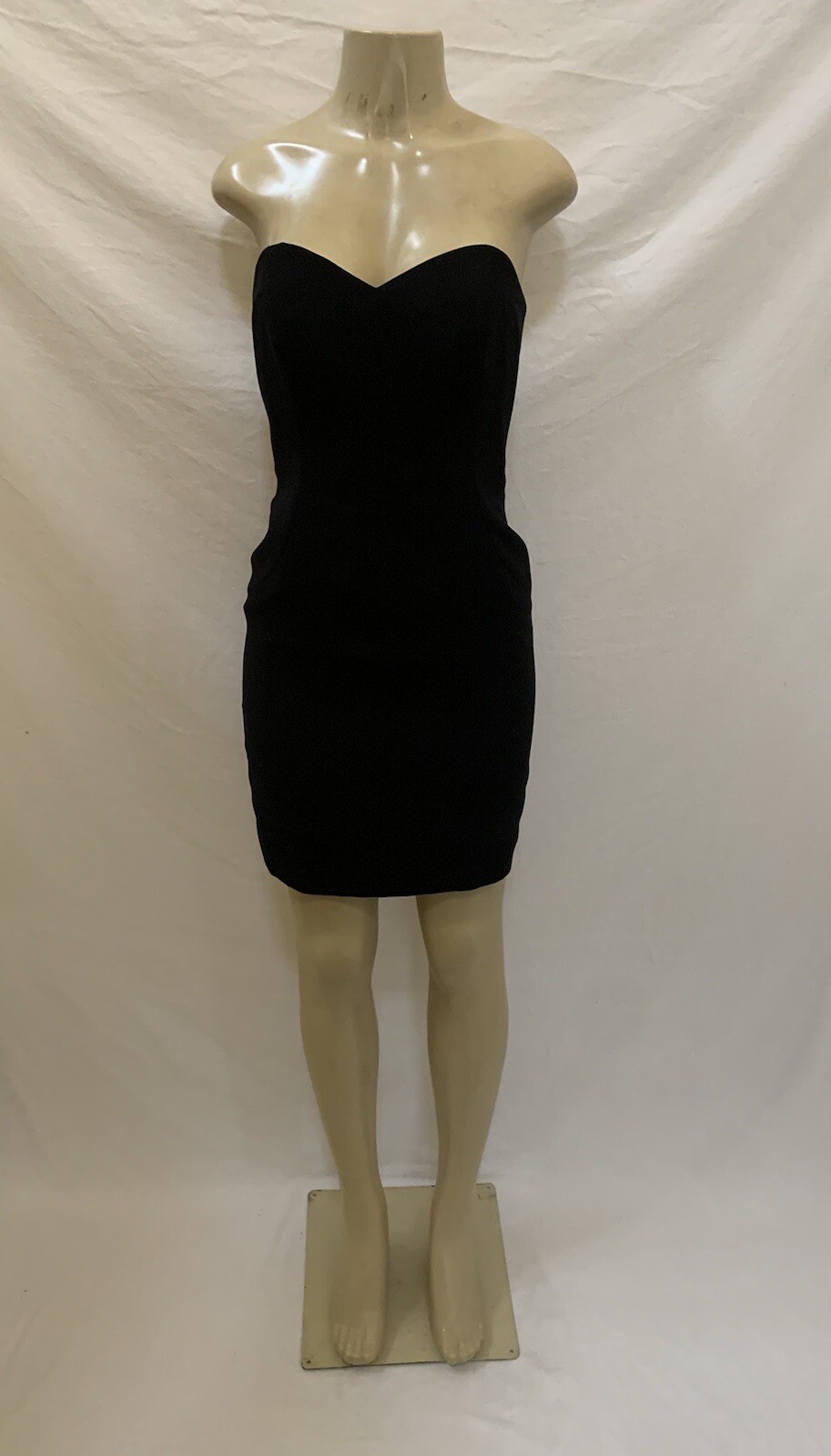 Vintage A.J. Bari Size 4 Black Strapless Classic Dress