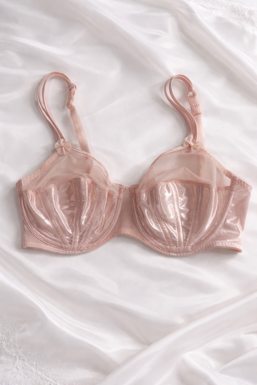 New Victoria’s Secret Satin Second Skin Bra Panty Set Size 38C Thong Large Vtg