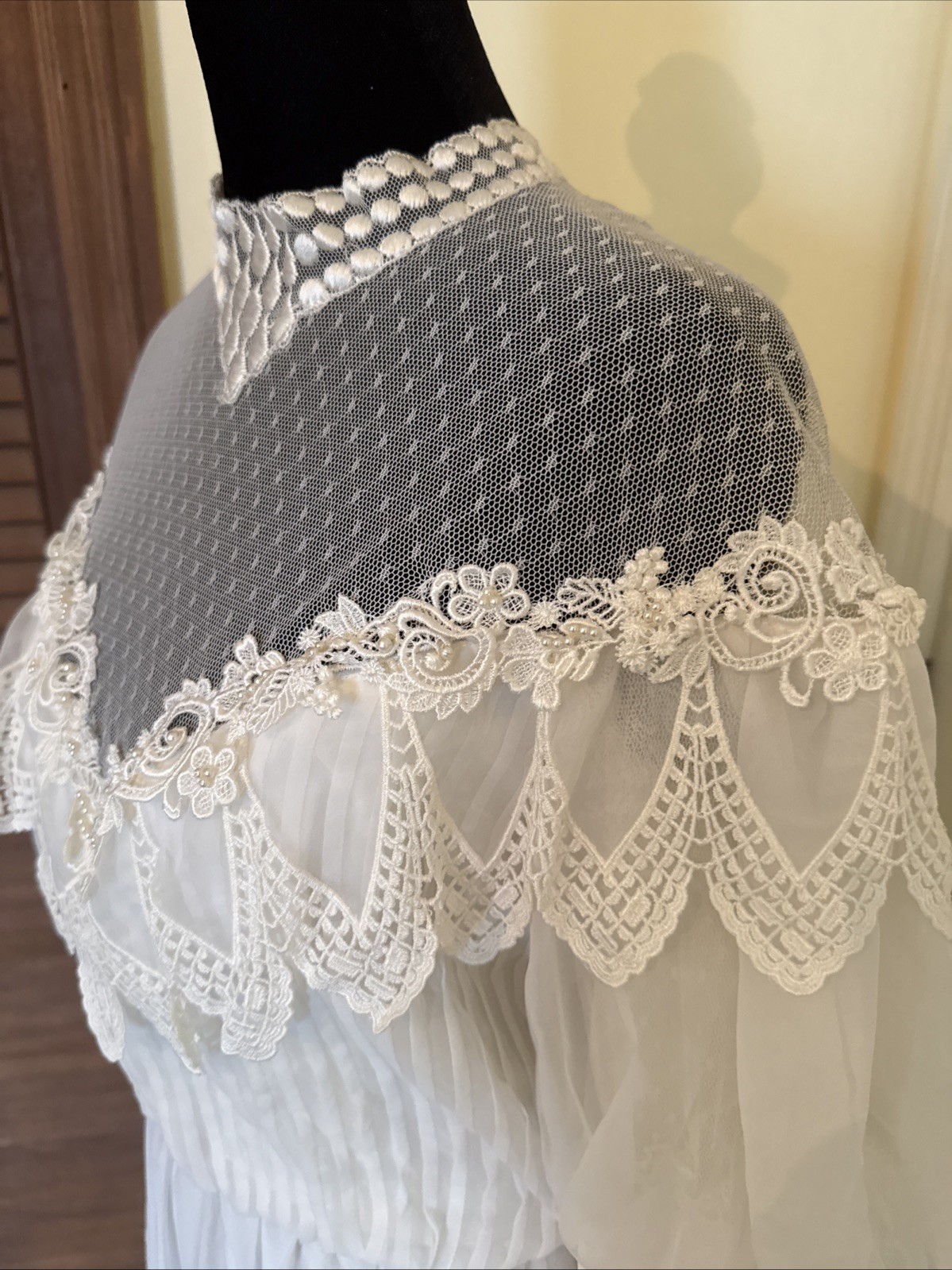 Alfred Angelo Vintage 1970’s Victorian Revival Prairie Chic Lace Wedding Dress S