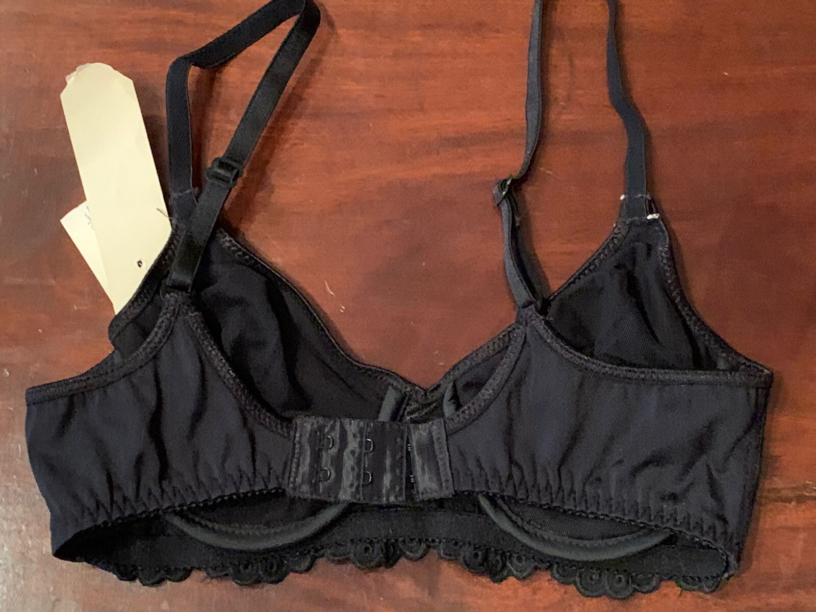 VINTAGE OLGA ~ BLACK SATIN SIMPLY PERFECT EMBROIDERED UNDERWIRE BRA ~ SIZE 32B