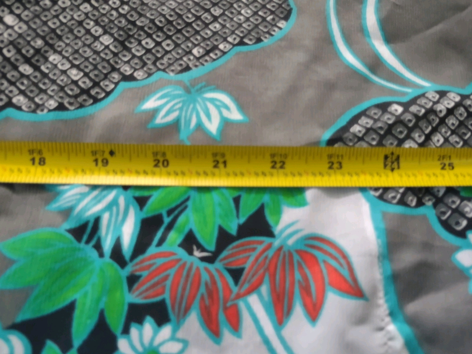 Vintage Pomare Hawaii Gray Green White Blue Floral Printed Batwing Top Blouse
