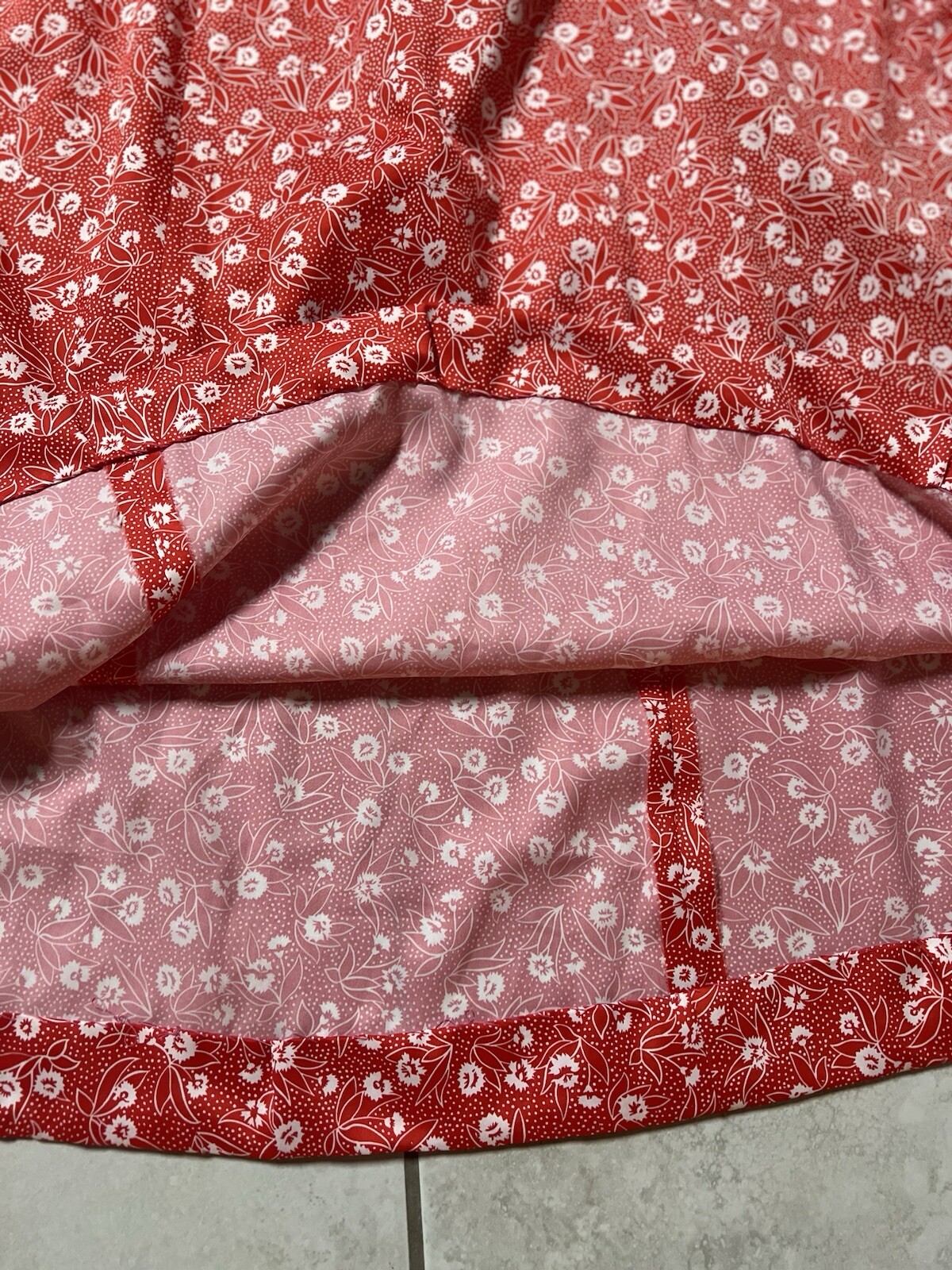 Vintage McInerny Dress Hawaii Size 10 Red Flowers Lace Trim Short Sleeve