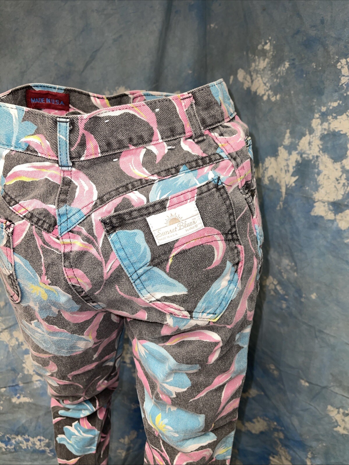 Vtg 1980s Juniors Sunset Blues Chic Floral Black Denim Tapered Leg Pants 27X28