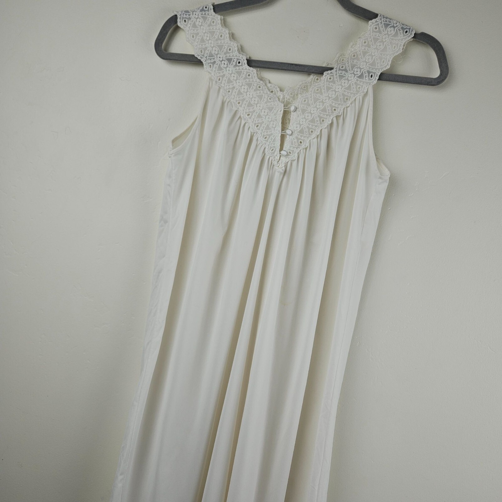 VINTAGE WHITE FULL LENGTH NIGHTGOWN Womens S Lace Trim Buttons Long Feminine