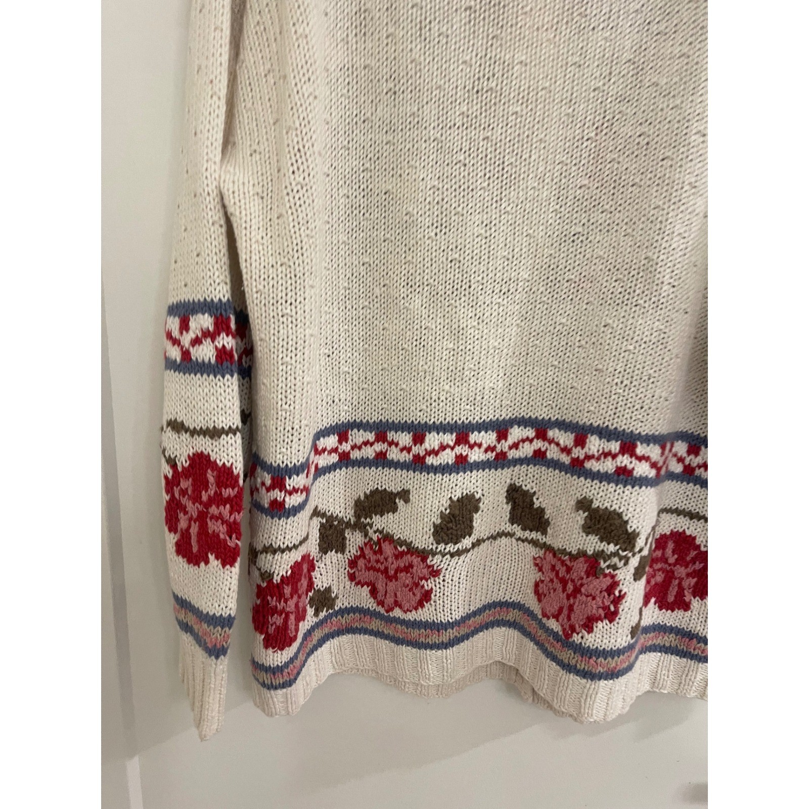 Vintage Cottagecore GrandmaCore Cardigan Floral White Pink Red Knit