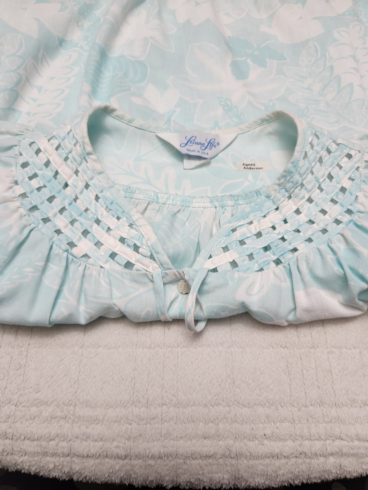 Leisure Life Housecoat Robe Womens Blue Floral Snap Front 70s Granny Vintage