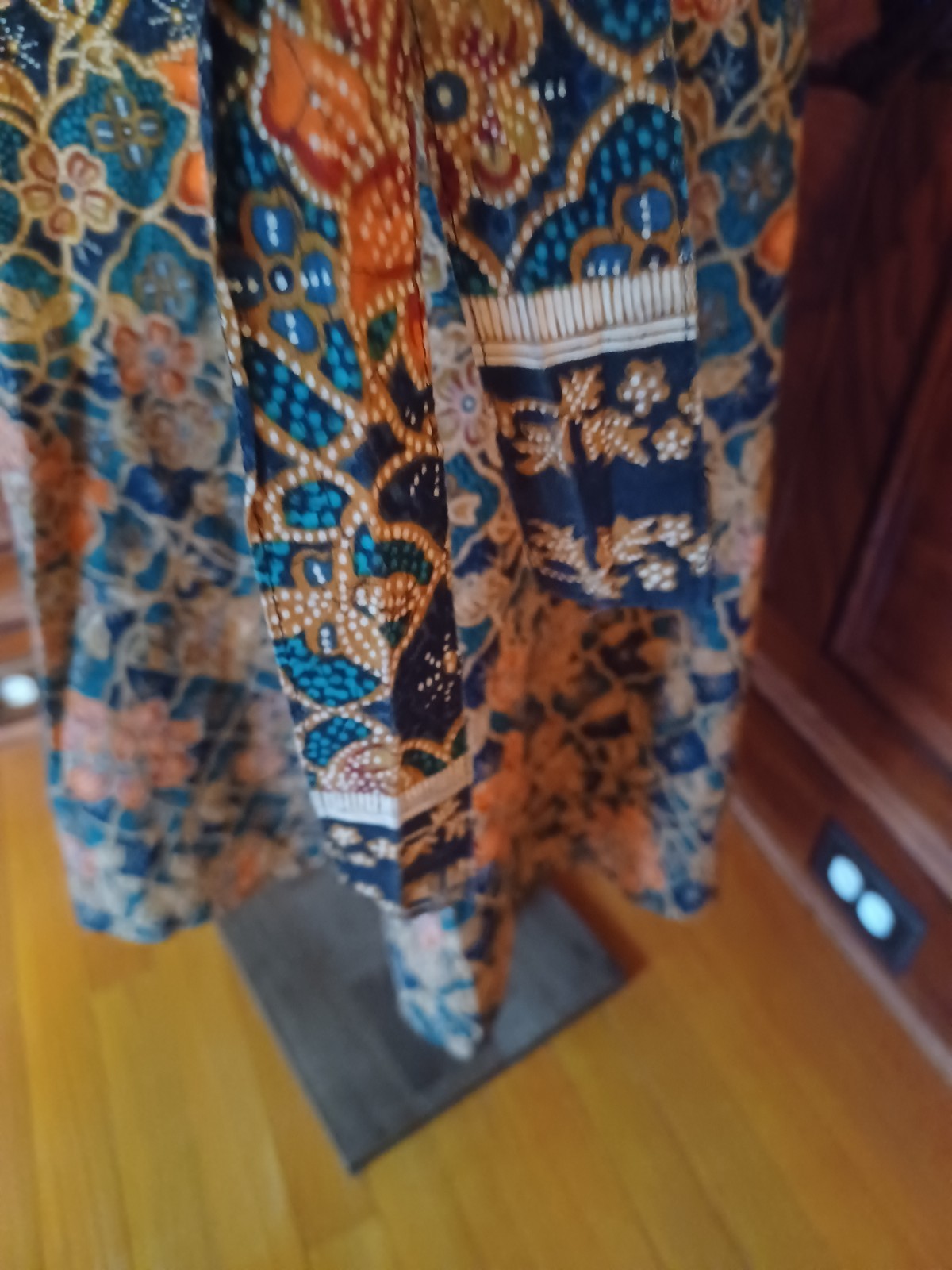 Vintage 1970s 100% Cotton Batik Print Blue and Brown Boho Midi Skirt