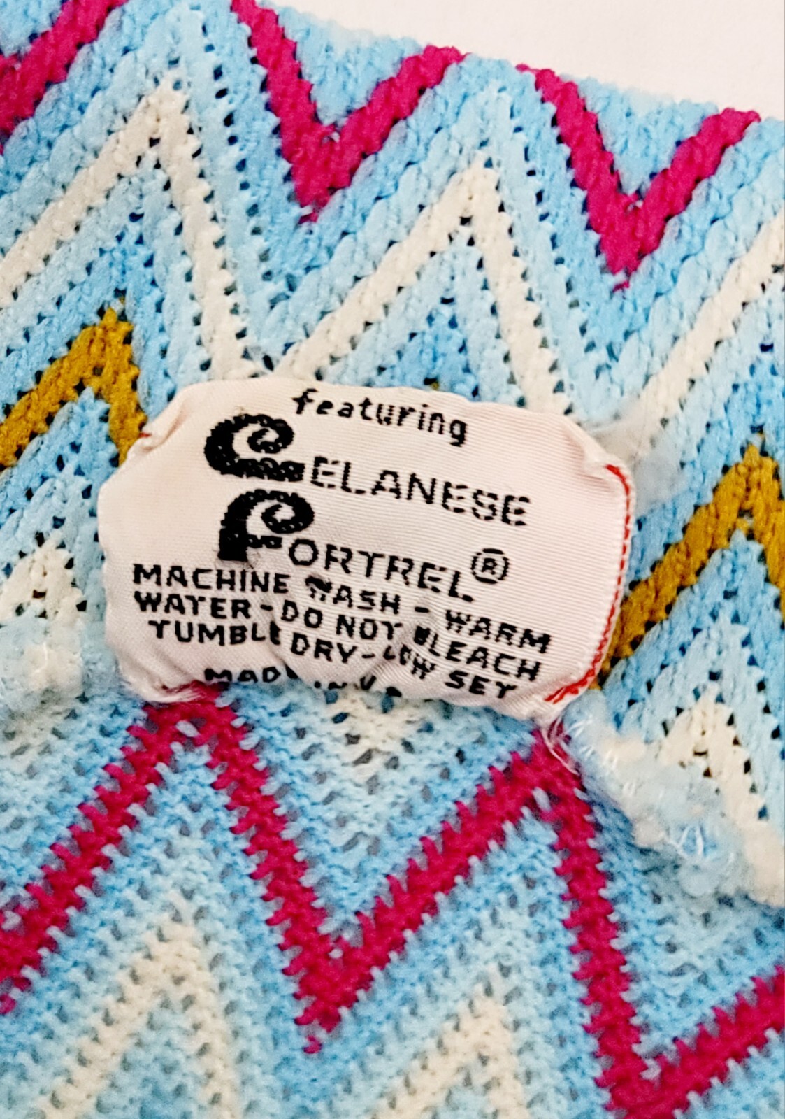 Vintage JANE COLBY Womans MEDIUM Chevron Celanese Fortrel TSHIRT Collar Hem TEE