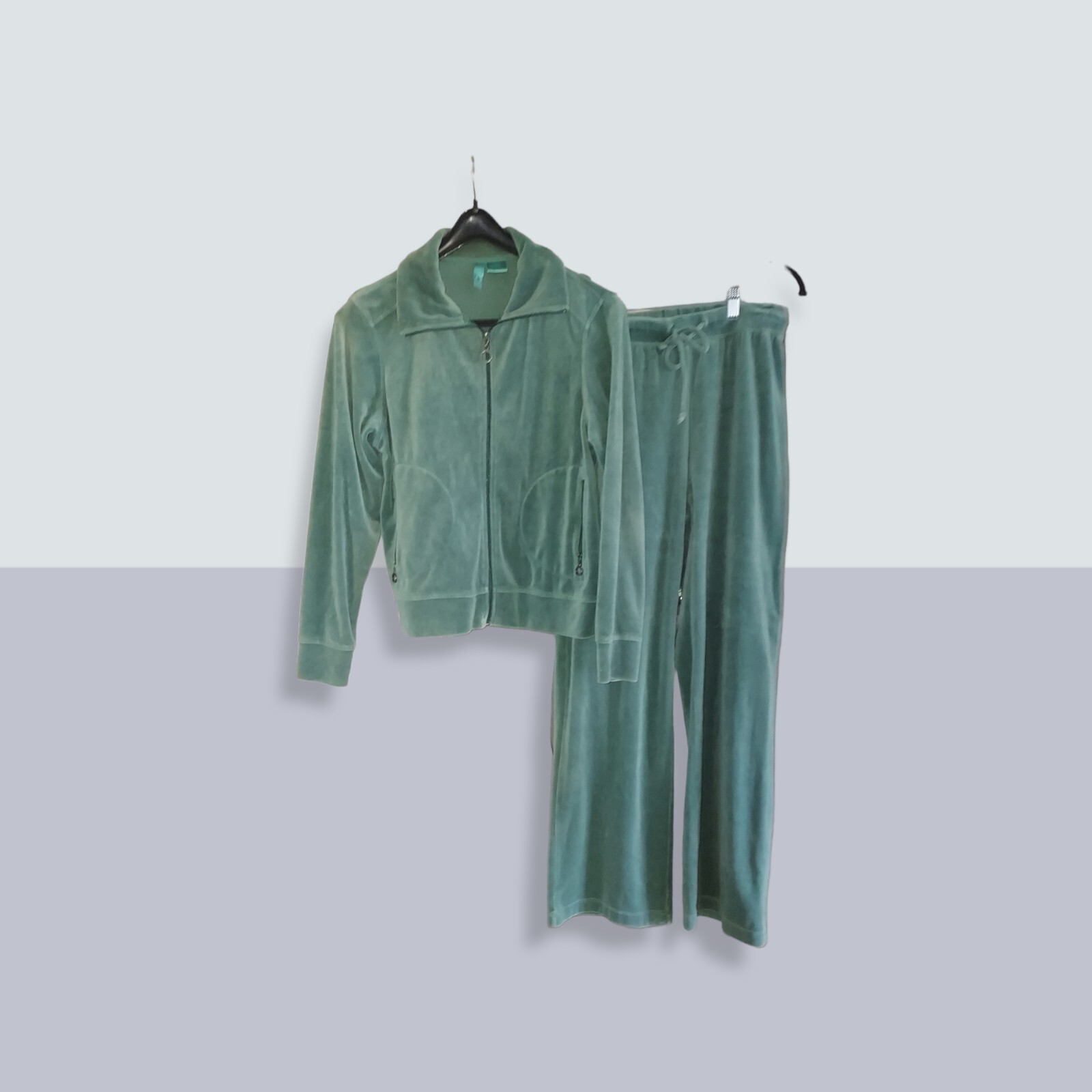 Preowned Fuda Brand Velvet Track Suit Set, Jacket & Pants, Size M, Green
