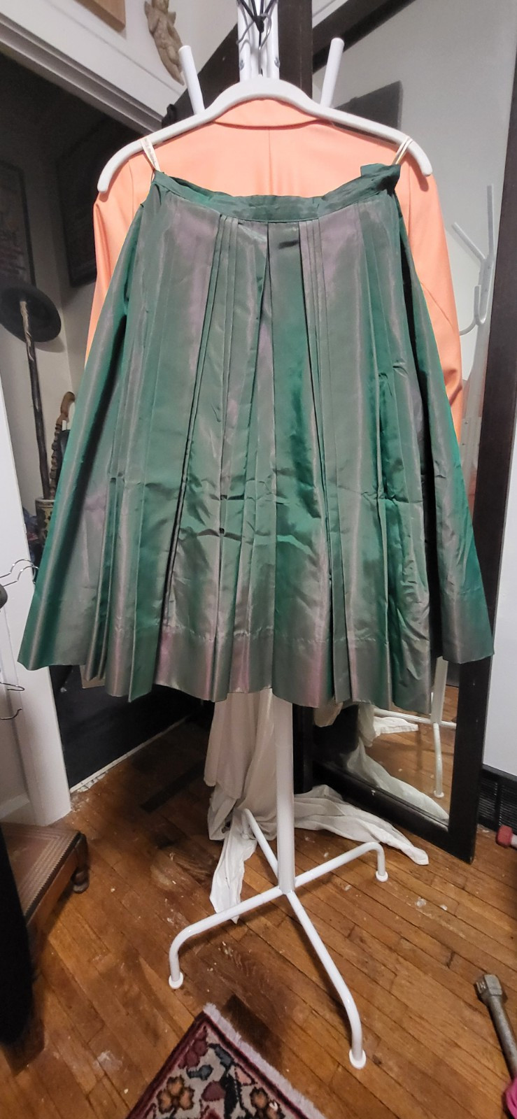Vintage Nelly de Grab New York Irridescent Green Pleated waist Skirt S