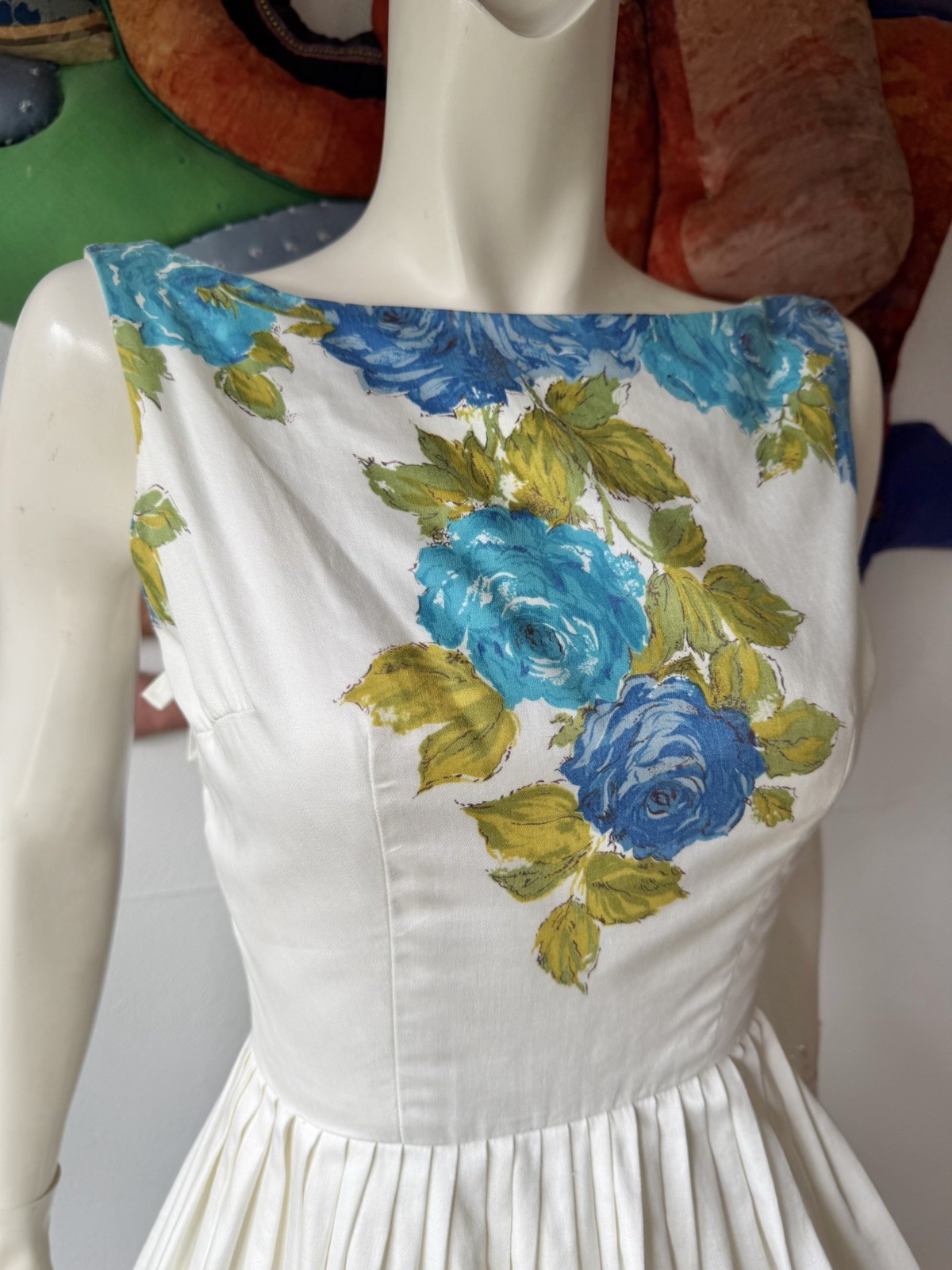 Vintage 1950s BORDER PRINT SUNDRESS Dress Cotton Blue ROSES Bows Metal Zipper XS