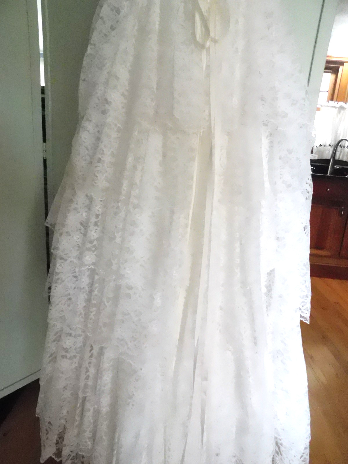 Vintage White Layered Lace Gown Fitted Bodice-Spaghetti Straps Sz 7/8