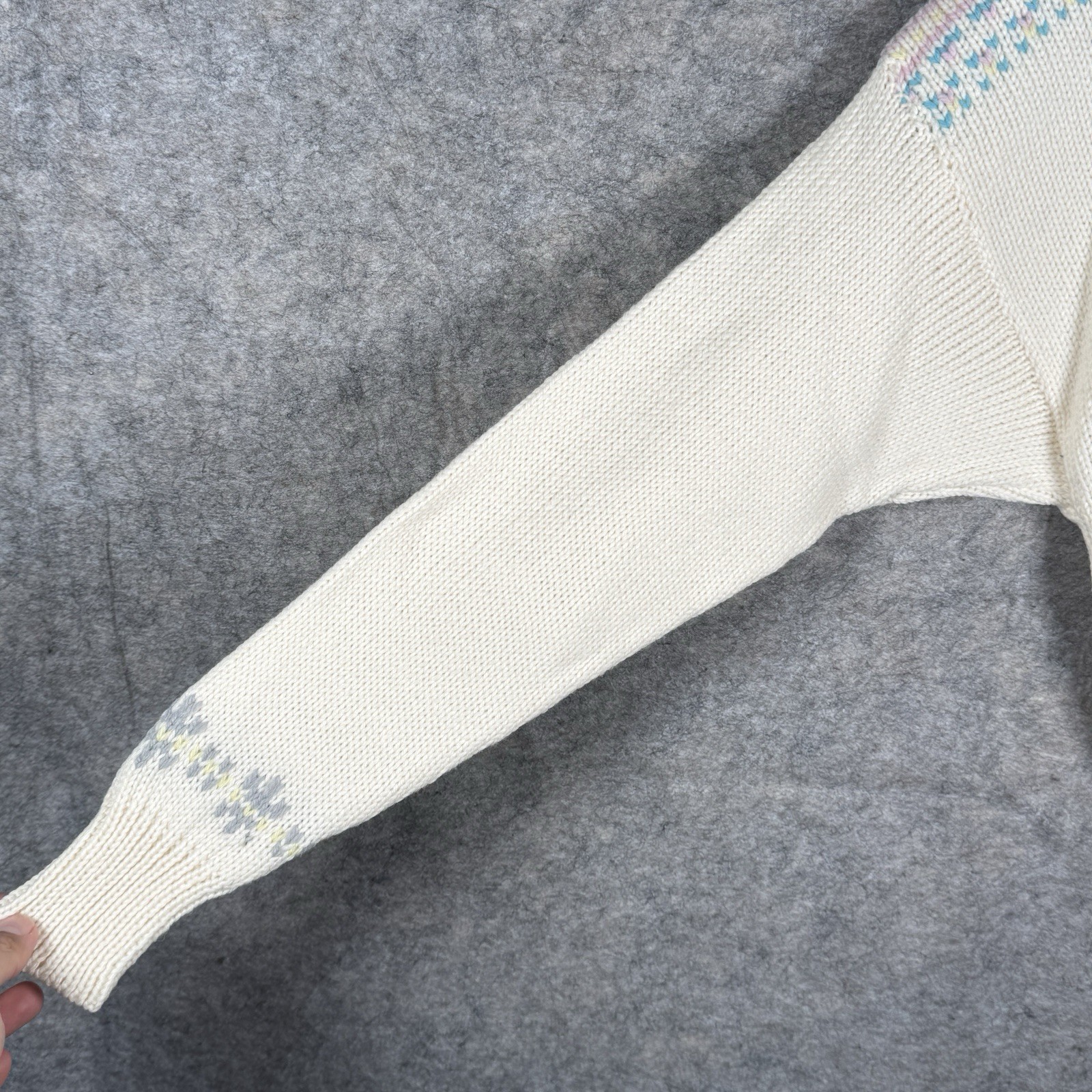 Womens Marceau White Blue Pink Holiday Theme Hand Knit Wool Sweater Size L 17×24
