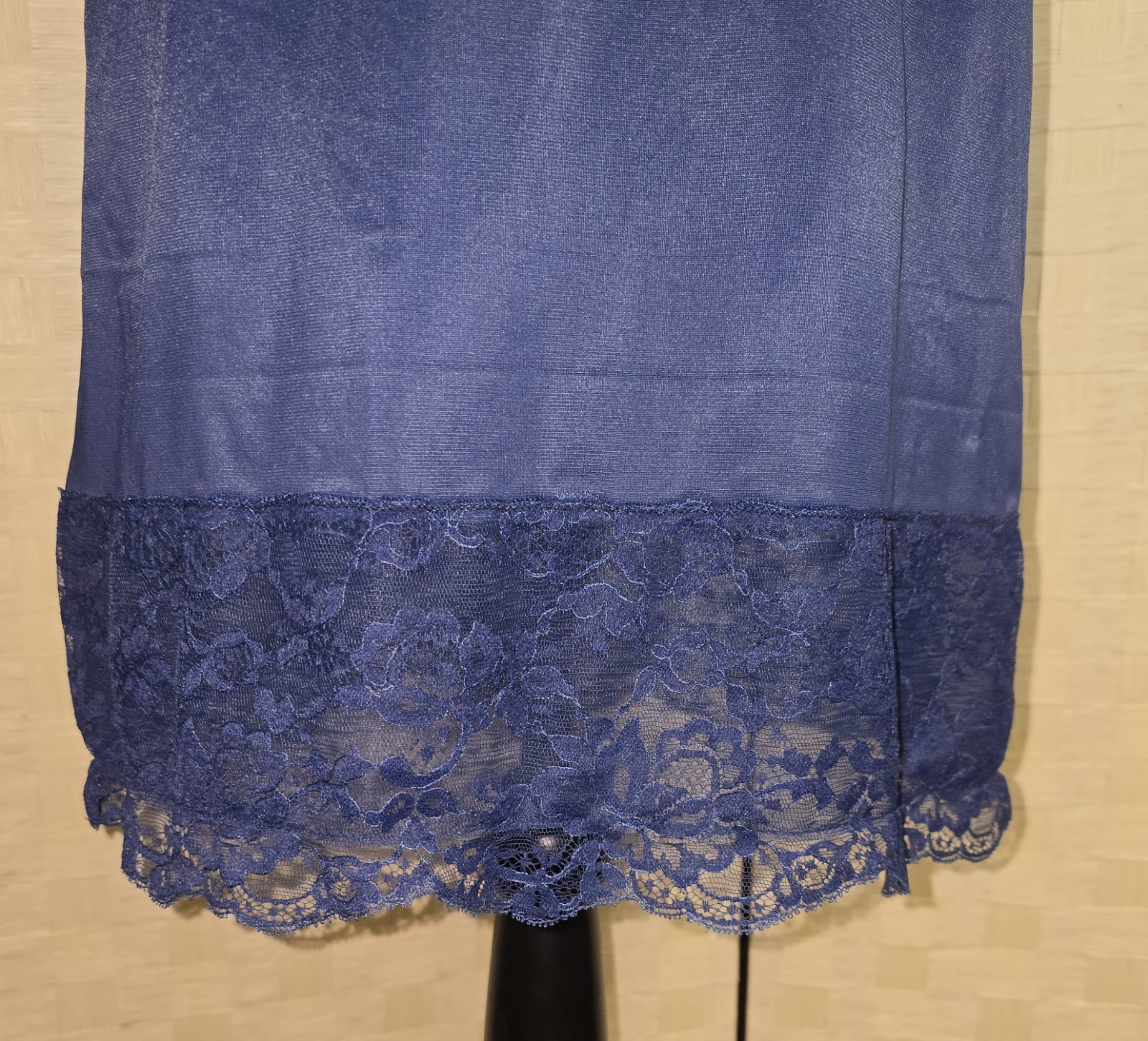 Vintage Vassarette Blue Full Slip Size 34 Lace Antron III Nylon Munsingwear 70s
