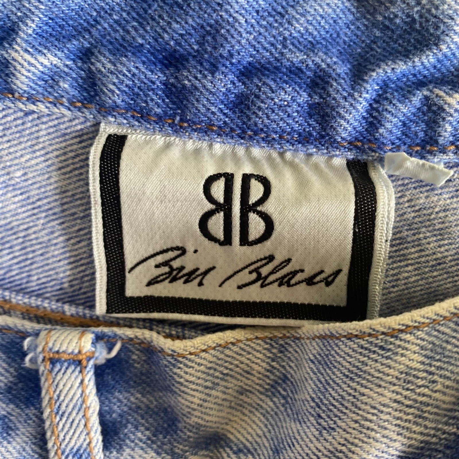 Bill Blass Vintage 90s High Waisted Pleated Tapered Light Wash Women Jeans Sz 14