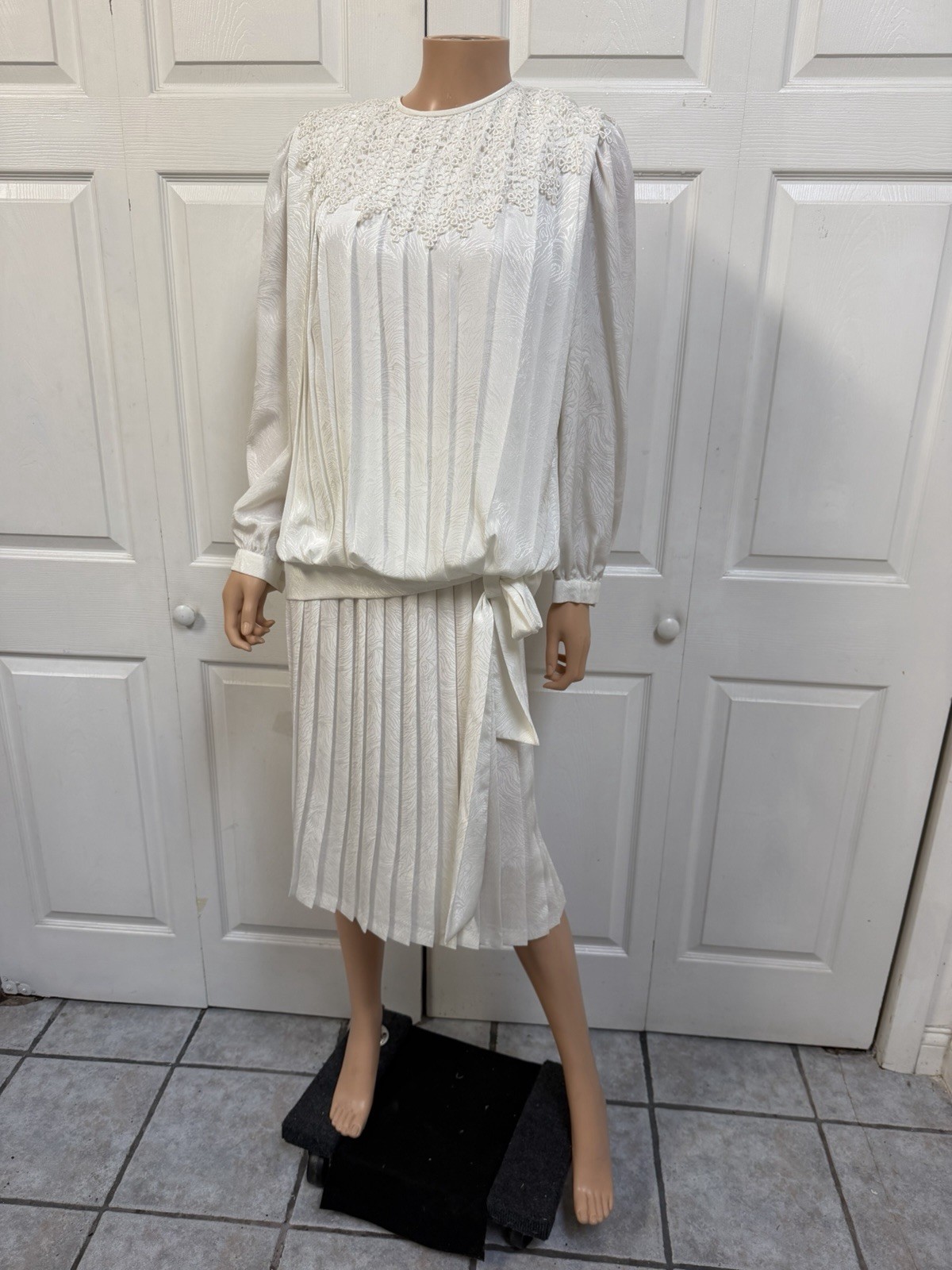 VTG 80-s White Pleated Dress 2 Piece Blouse & Skirt Women’s Sz 12
