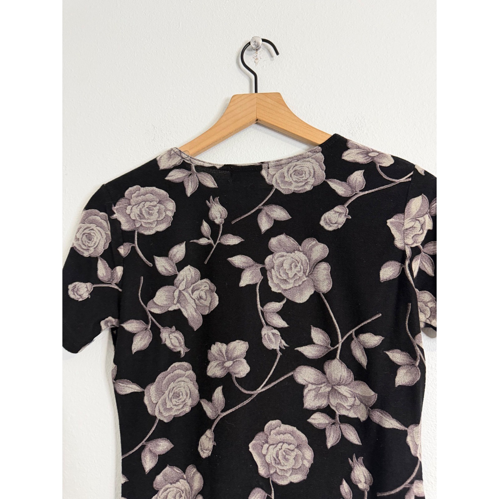 Vintage 90’s Frazier Lawrence – Black and Silver Rose Floral Top Size M