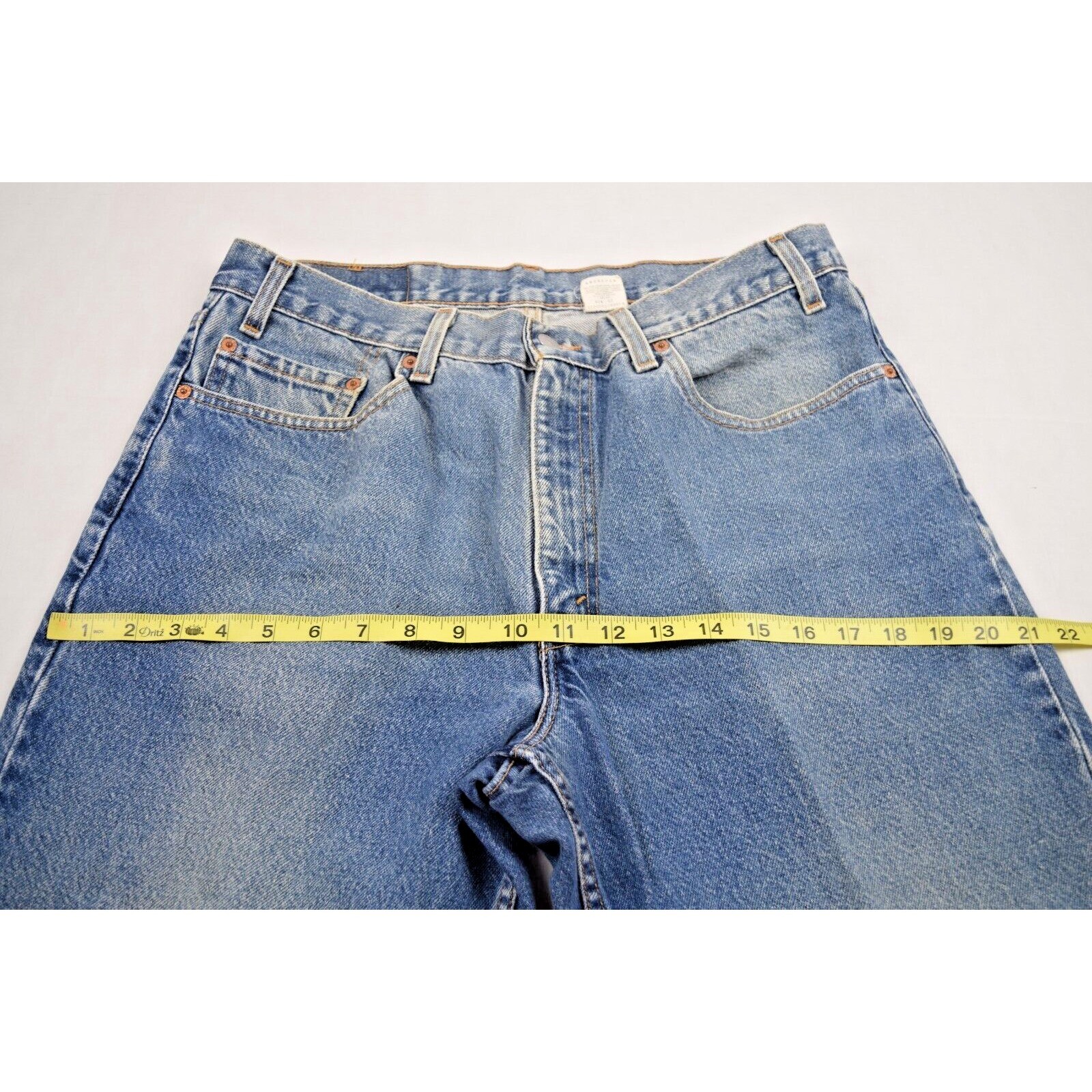 Vintage Levi’s 550 Jeans 36 x 30 Y2K Classic Blue Soft Thigh Fade Made USA 2002
