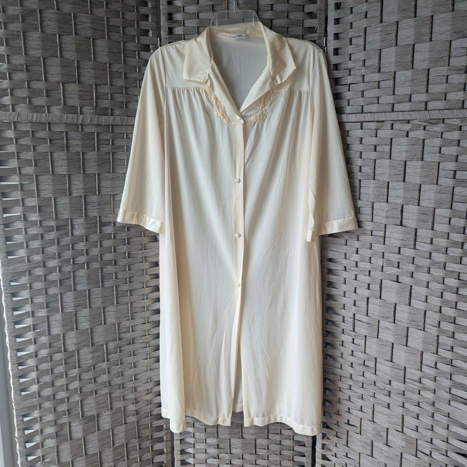 Vtg 80s Vanity Fair Nightgown Pale Yellow Lace Trim Button Front Sz S Coquette