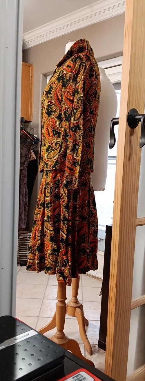 Vintage Paisley Skirt / Jacket Set Retro MCM Matching 60s 70s Vibrant Truly Rare