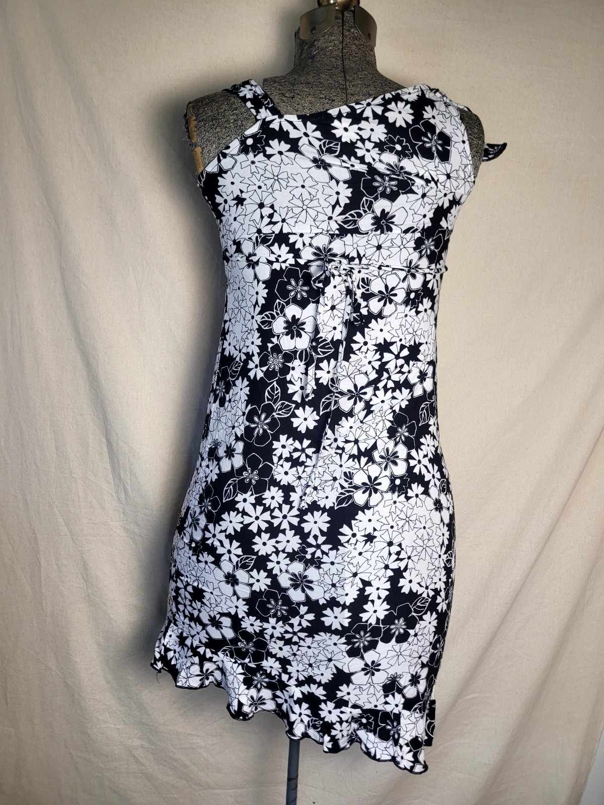 Vintage 80s 90s Black White Floral Mini Dress Ruffle Hem Amy Byer Summer XS/S