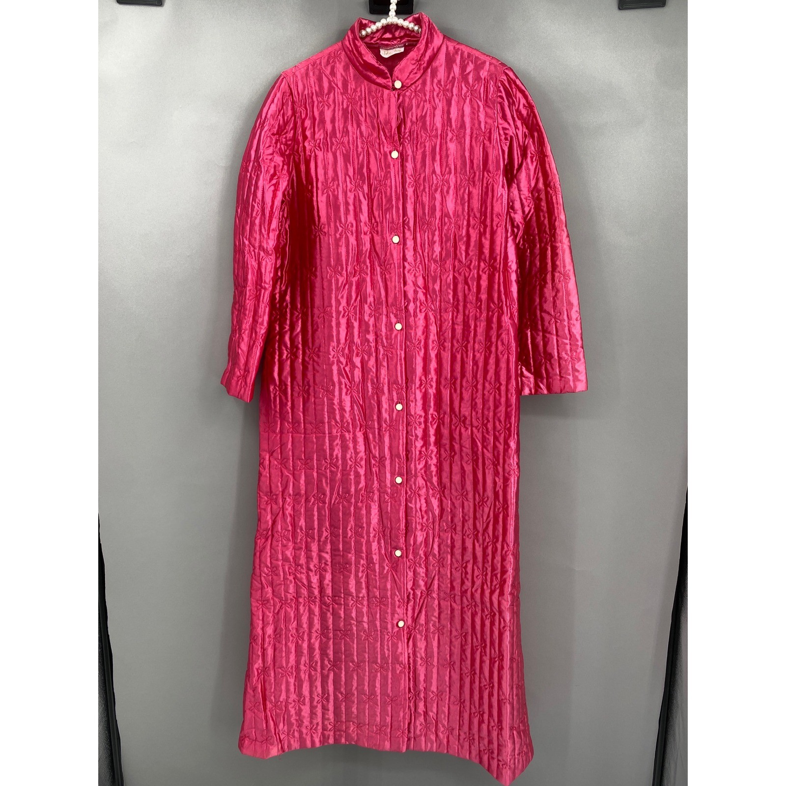Vintage Jolie Two Quilted Robe Women Size Medium Hot Pink Bow Stitch Button