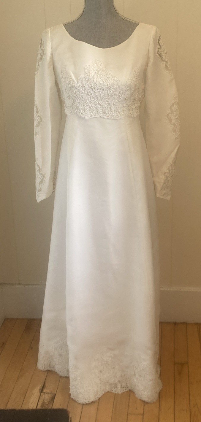 Vintage Custom Handmade Wedding Dress w/ Train & Veil – 1960s