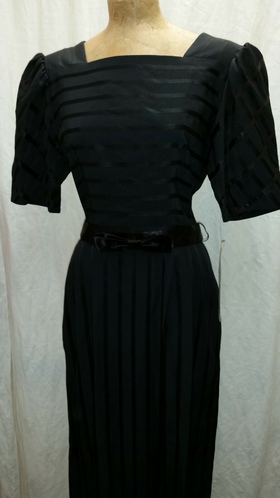 Vintage 1970’s Black Rayon Poly Day Dress by Lanz Originals Size Medium NWT