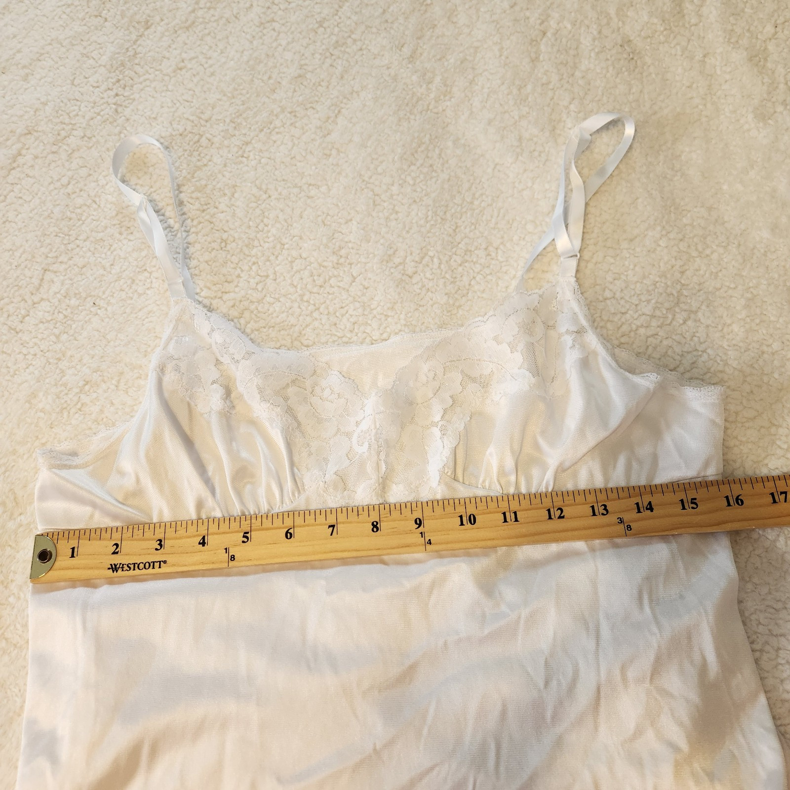 Women’s VASSARETTE Full Slip White 28” 38/44 Style #10-105 Lace Nylon Vintage
