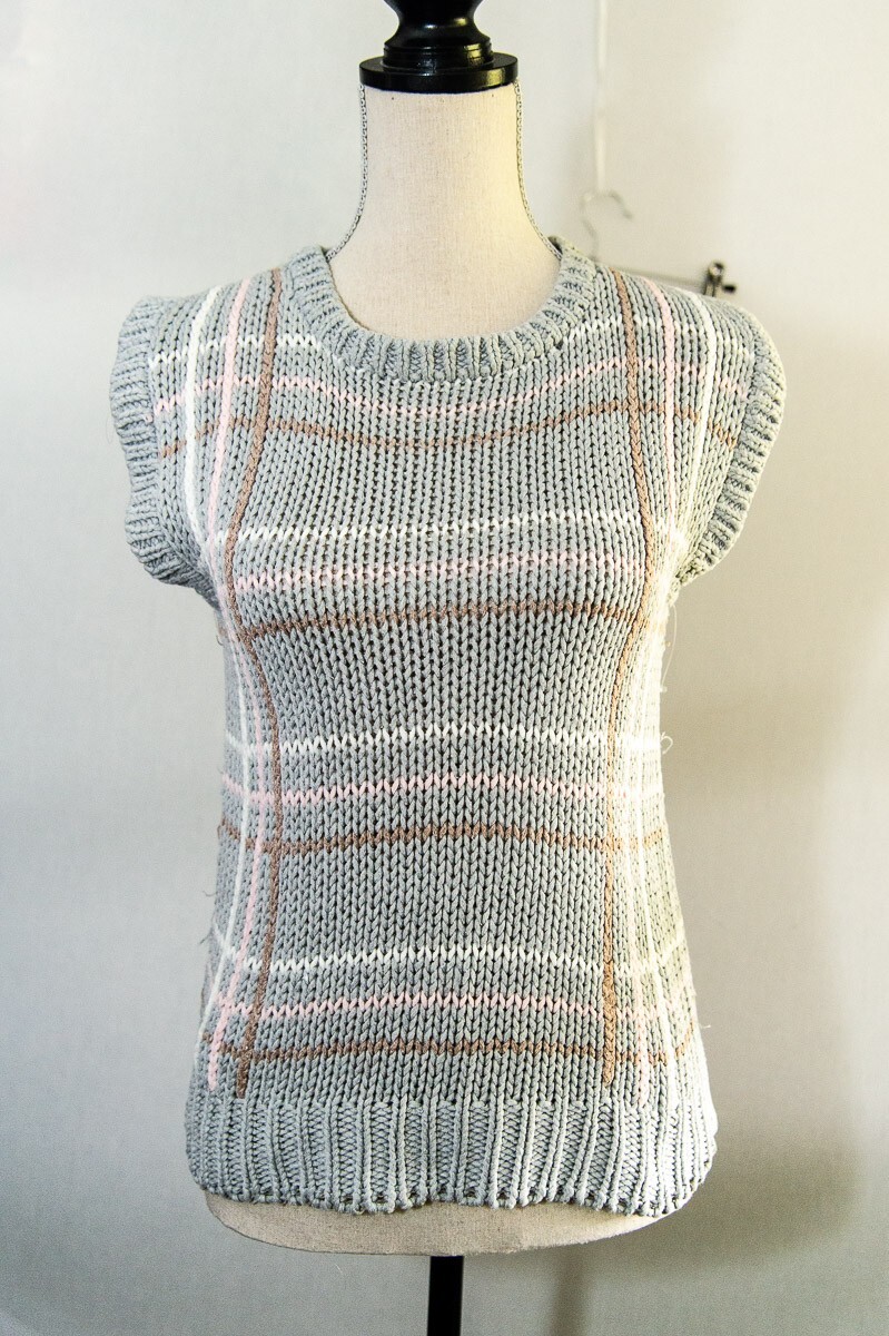 Midnight Blues Sweater M Short Sleeve Knitted by Hand Gray