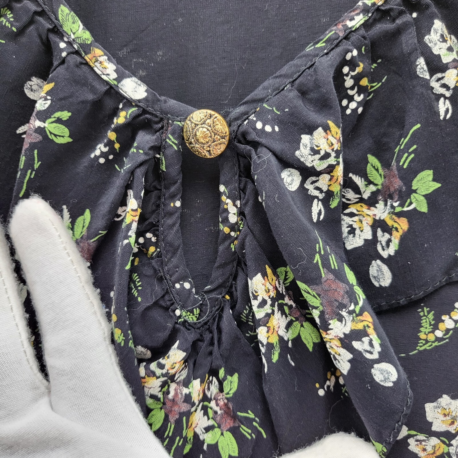 Vintage Anxiety Women Chest Size 46 inches Multicolored Floral Blouse