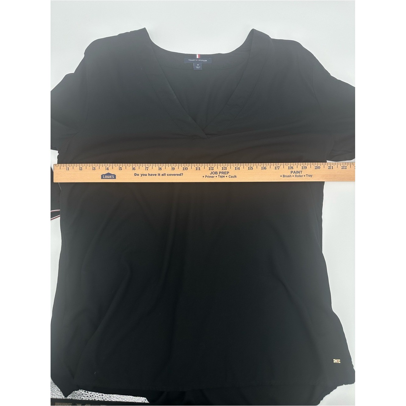 Tommy Hilfiger Black Split Neck Blouse Women’s Medium 3/4 Sleeve Viscose 1273