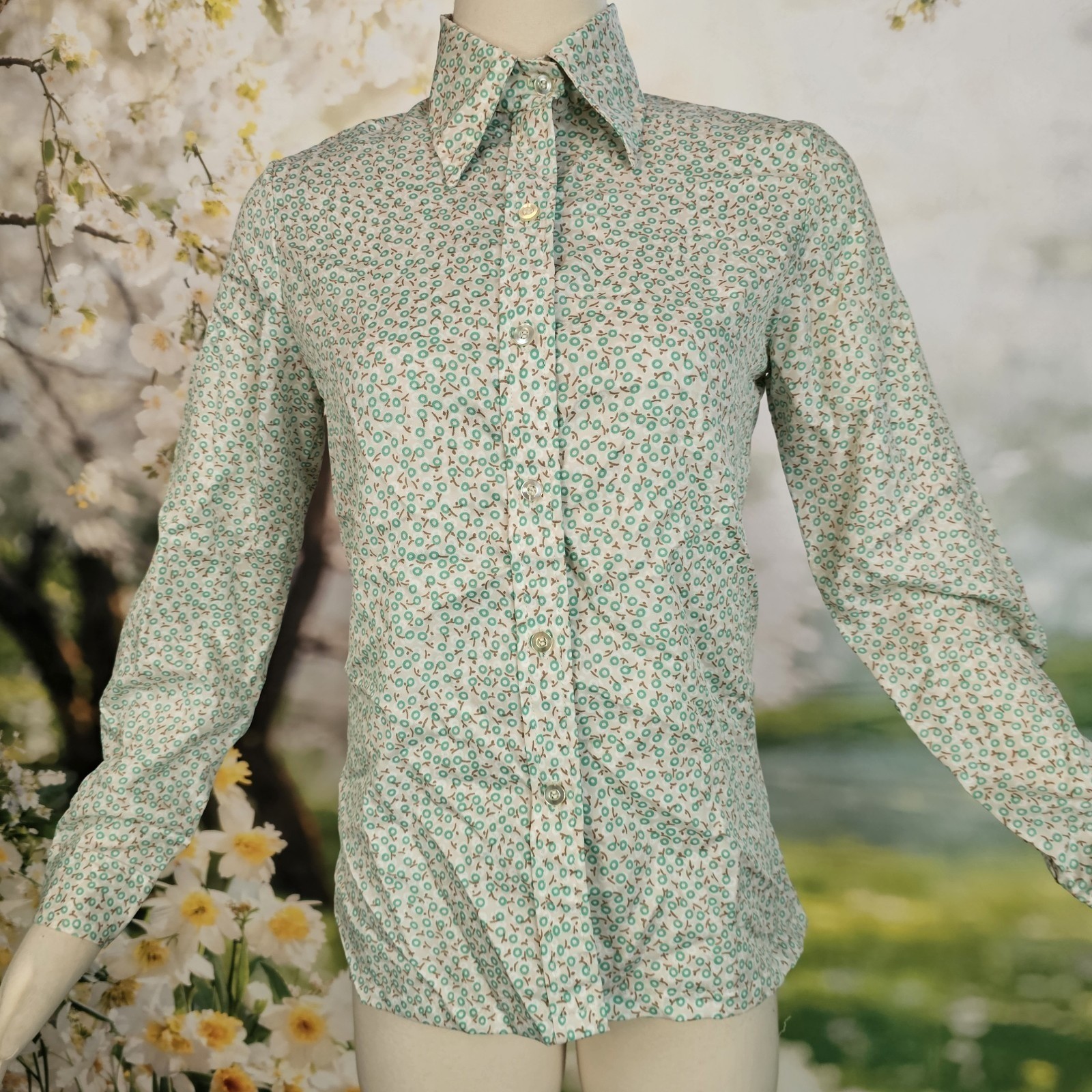 Vintage 1970’s Blouse Top Shirt Pointed Collar Petite Green Floral Print Button