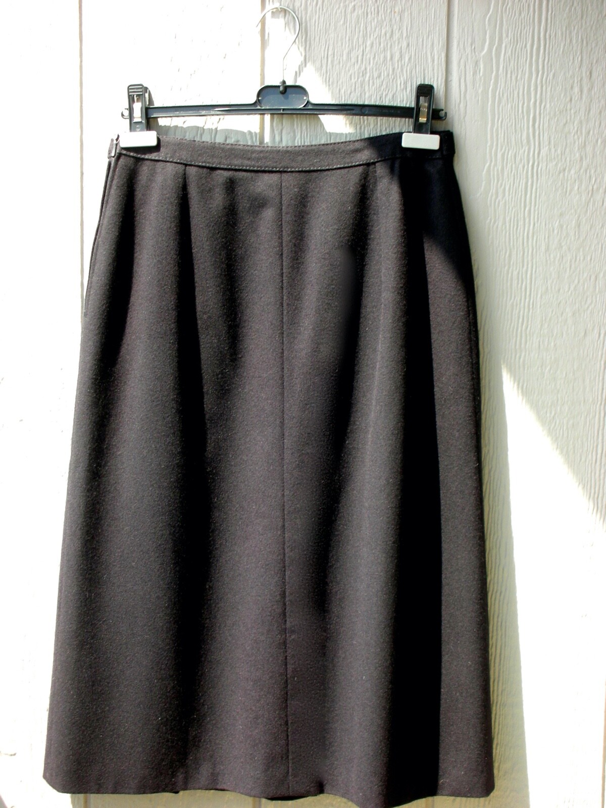BLACK VIRGIN WOOL BLEND A-LINE SKIRT FRONT PLEATS, 28″ LONG by HAMMER US 8/10