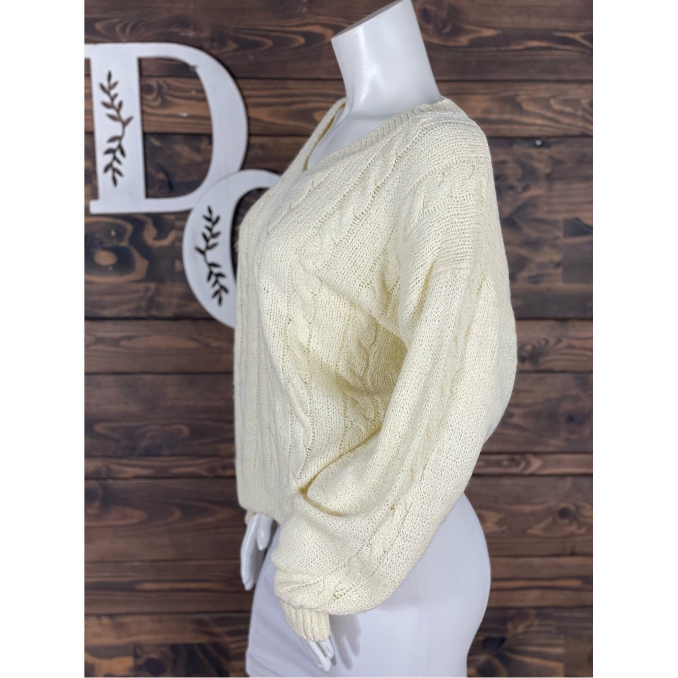 Headliners | Vintage Ivory Cream Cable Knit V-Neck Sweater Chunky Ribbed Knit