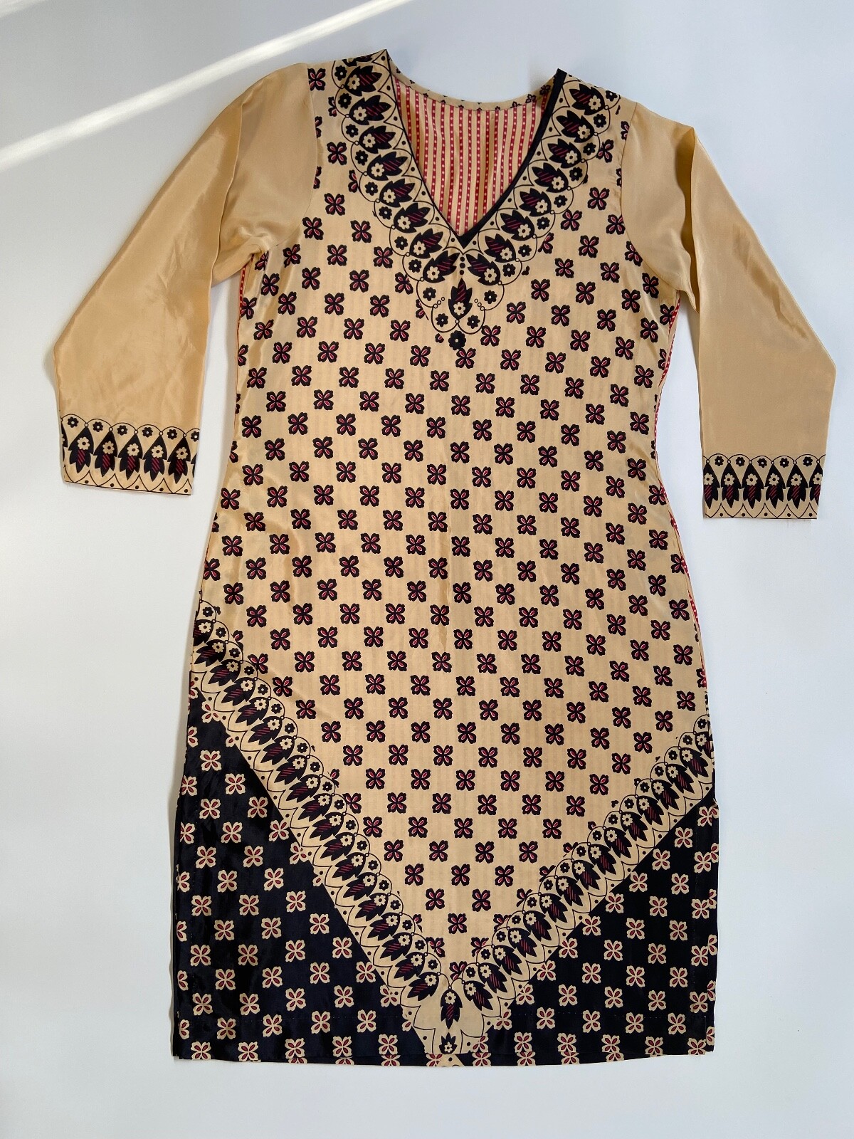 Vintage 70s Handmade Caftan Hostess Dress Engineered Print Breezy Lightweight 