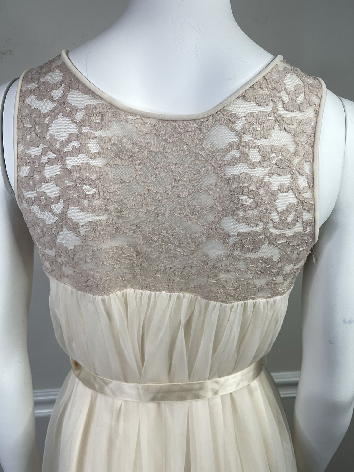 Vintage Komar Nightgown 36” Bust Petite Pale Blush Ivory Lace Chiffon Bow