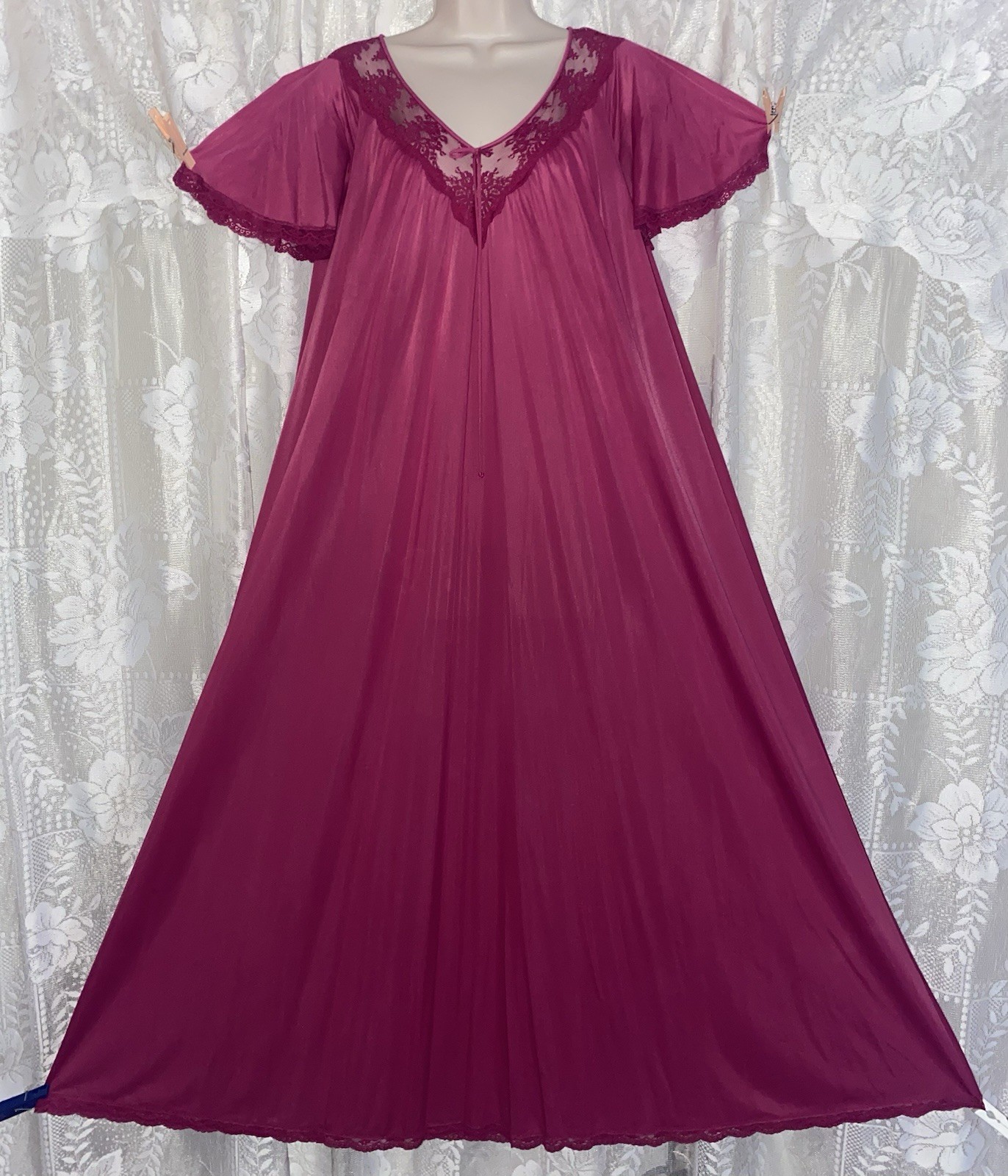 VTG M L Miss Elaine WINE BUTTER SOFT Nylon Nightgown Negligee Gown w Inset Lace