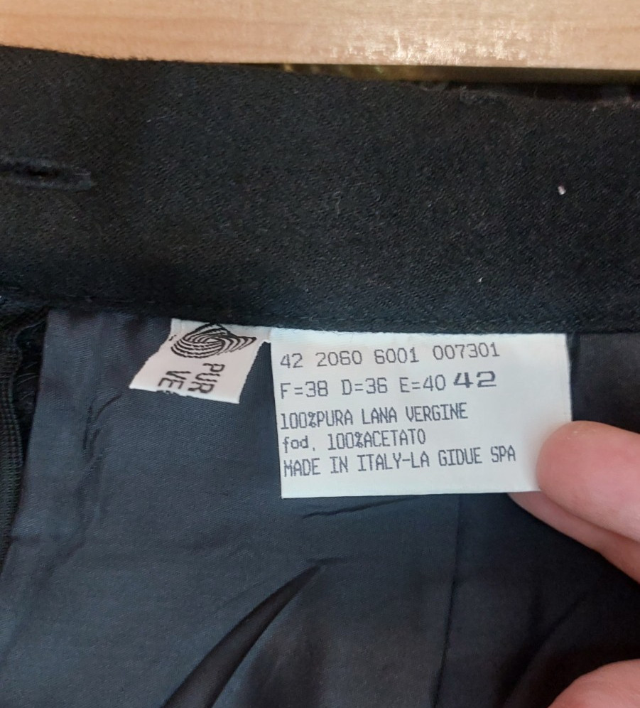 Vintage 100% Virgin Wool Pencil Skirt Woolmark Black Belted Size S M Italy 90s