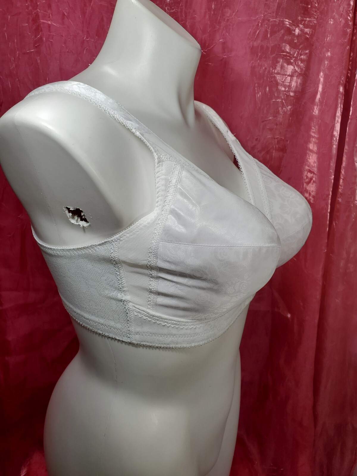 Playtex Silky Satin Bra Women’s Size 38D White Lace Sexy Sissy Pin-up Y2K