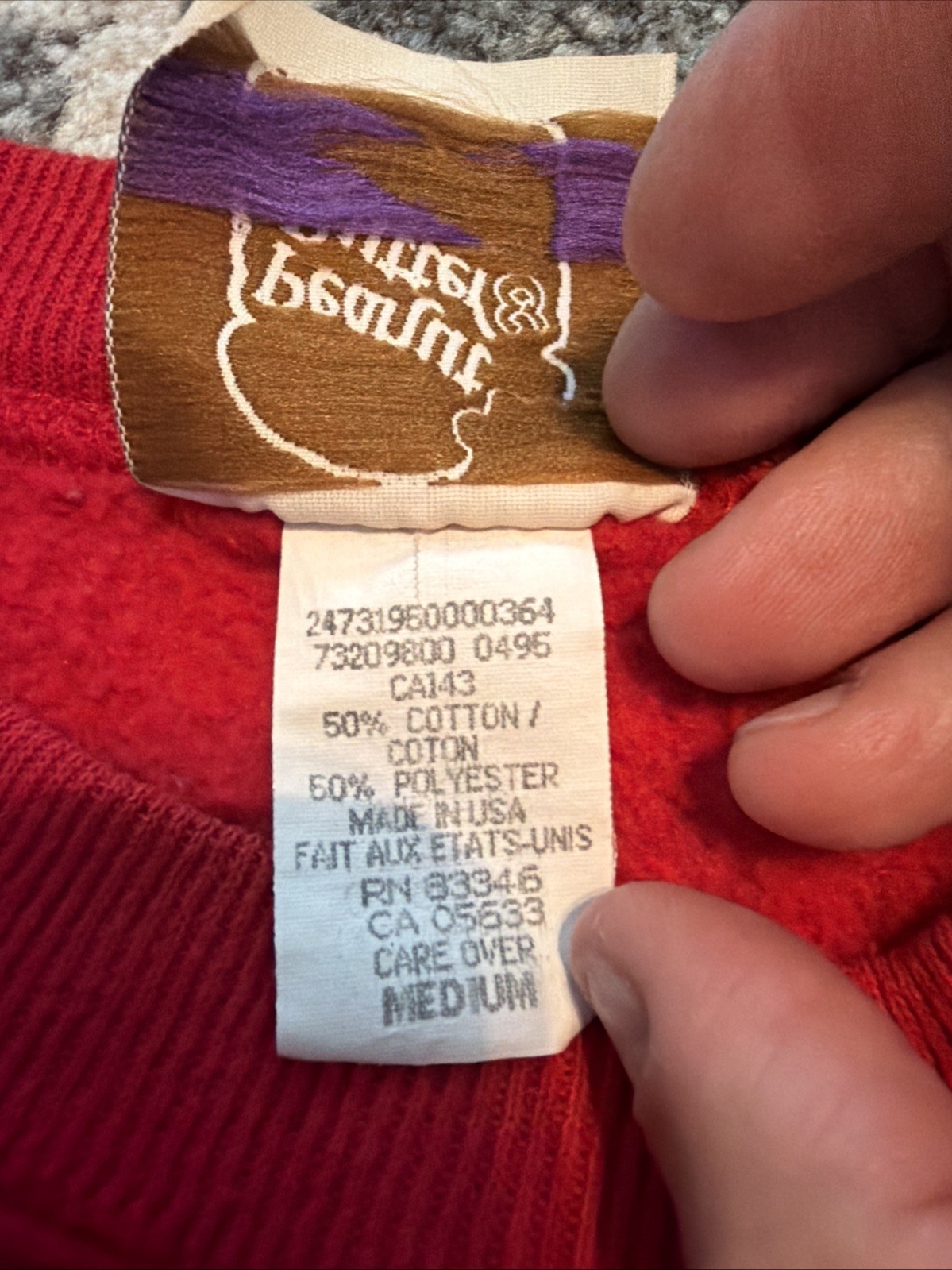 Vintage 1980s Women’s Christmas Holiday Red Sweatshirt M Peanut Butter & Jelly